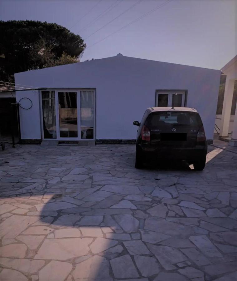 Small House With Private Park And Yard Terrujem Exterior foto